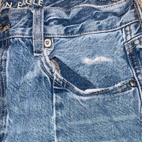 American Eagle Distressed Mom Jean Front Seam Women's Size 6 Long - Picture 4 of 7